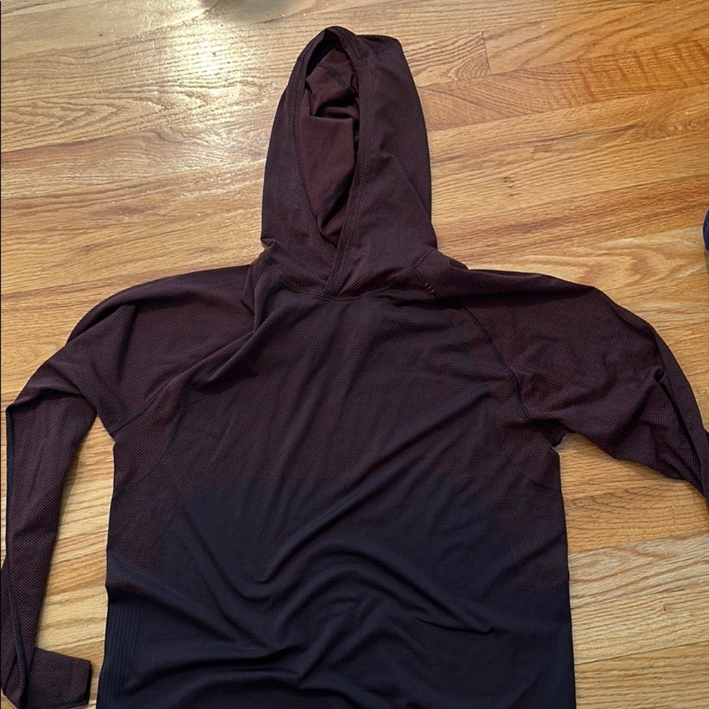 lululemon athletica Men's Hooded Pullover - Maroon to Black Gradient